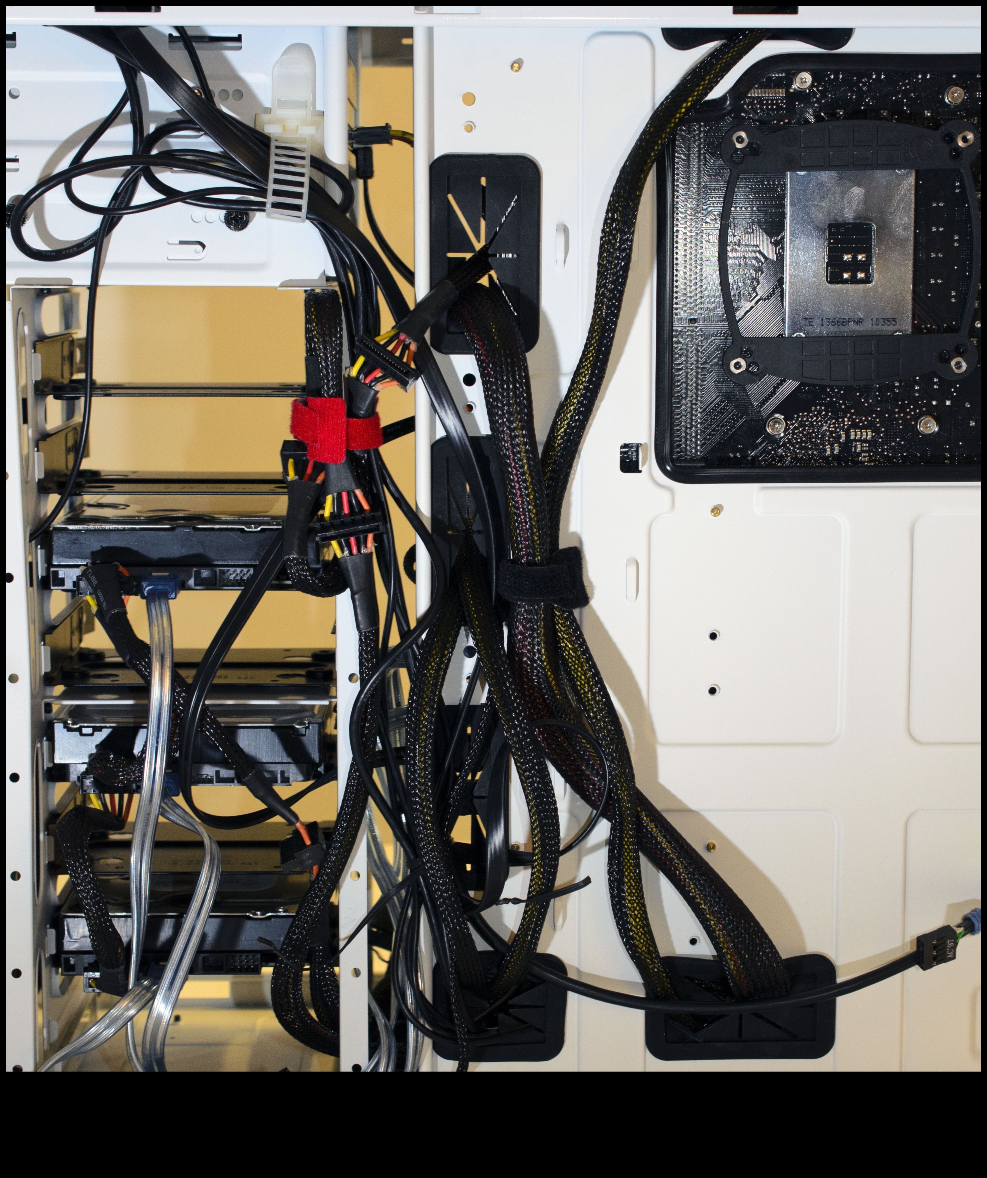 Sfaturi de gestionare a cablurilor de carcasă: Țineți ordinea construcției pentru o estetică îmbunătățită