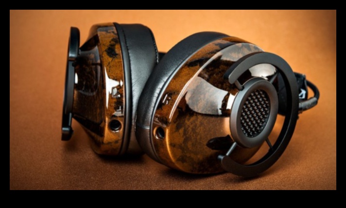 Tech Couture: Accesorii de designer pentru jucătorii exigenți