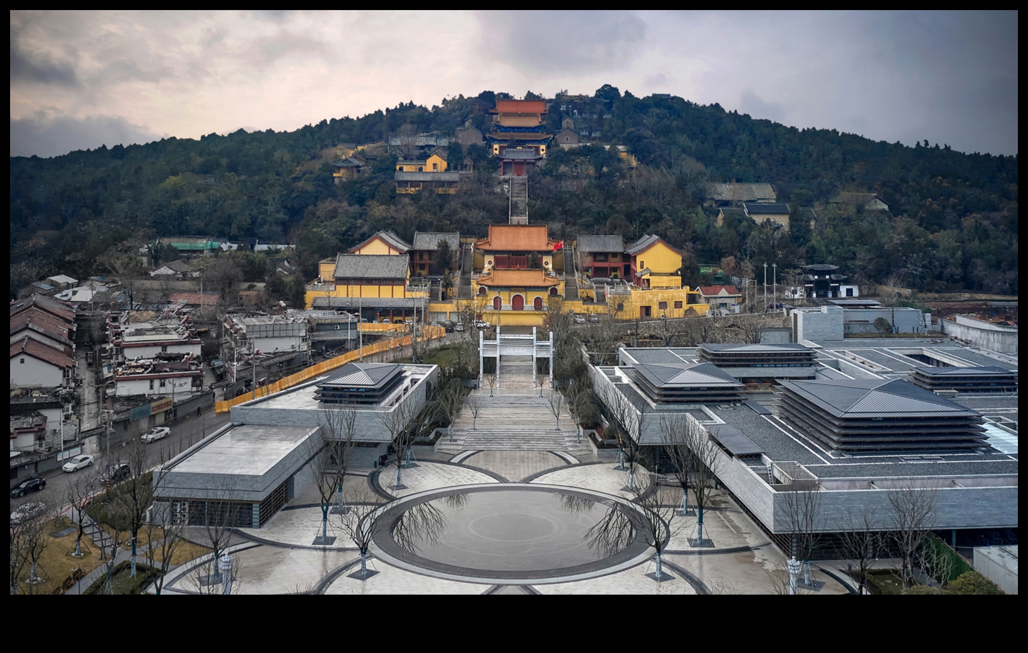 Meditația de-a lungul mileniilor: cartografierea peisajului său istoric