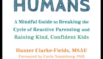 Îndrumări blânde: tehnici de educație parentală atentă pentru casele iubitoare